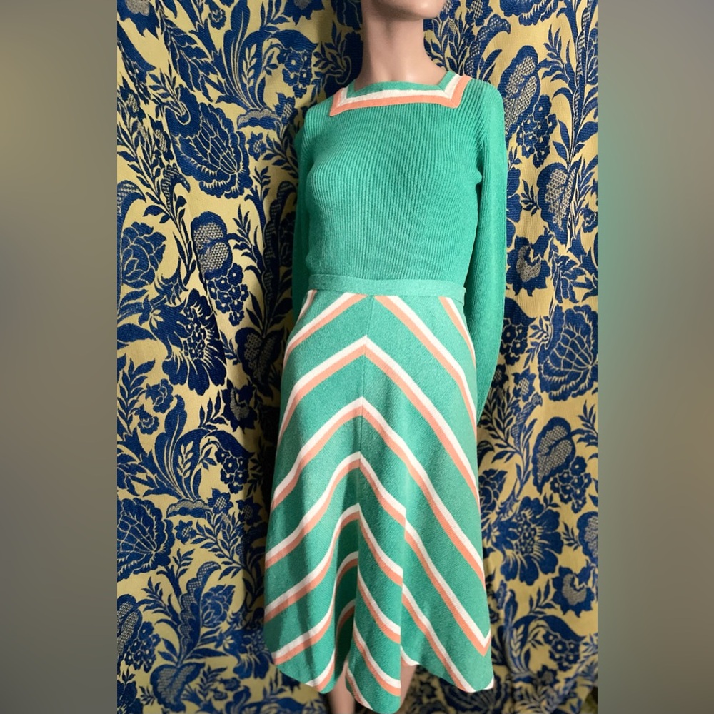 Tenniscore sea foam knit skirt set